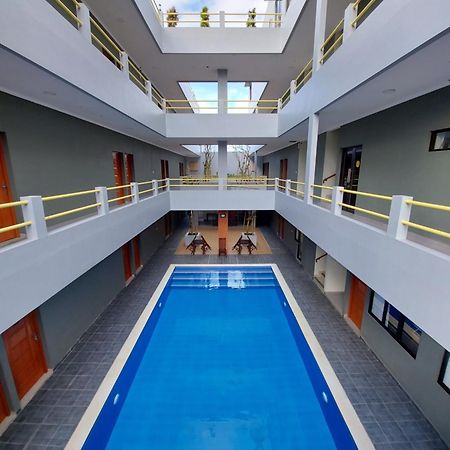 Yellow Guest House Улувату Екстер'єр фото